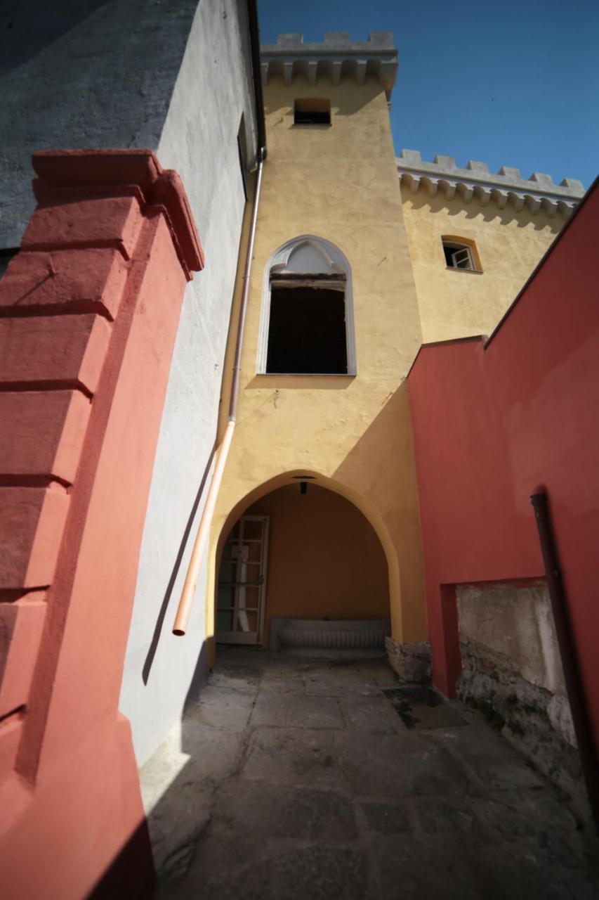 Castle Hostel Генуа Екстериор снимка
