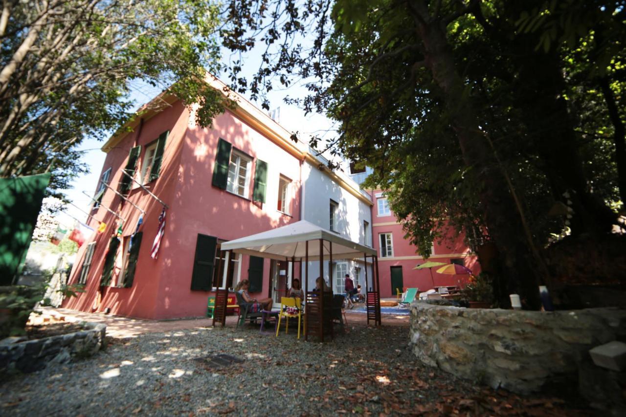 Castle Hostel Генуа Екстериор снимка