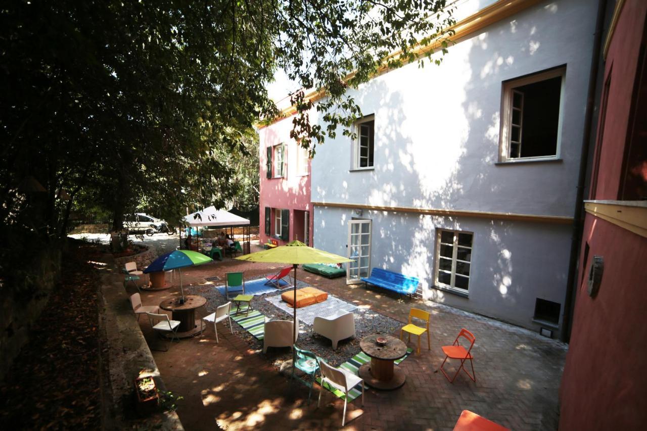 Castle Hostel Генуа Екстериор снимка