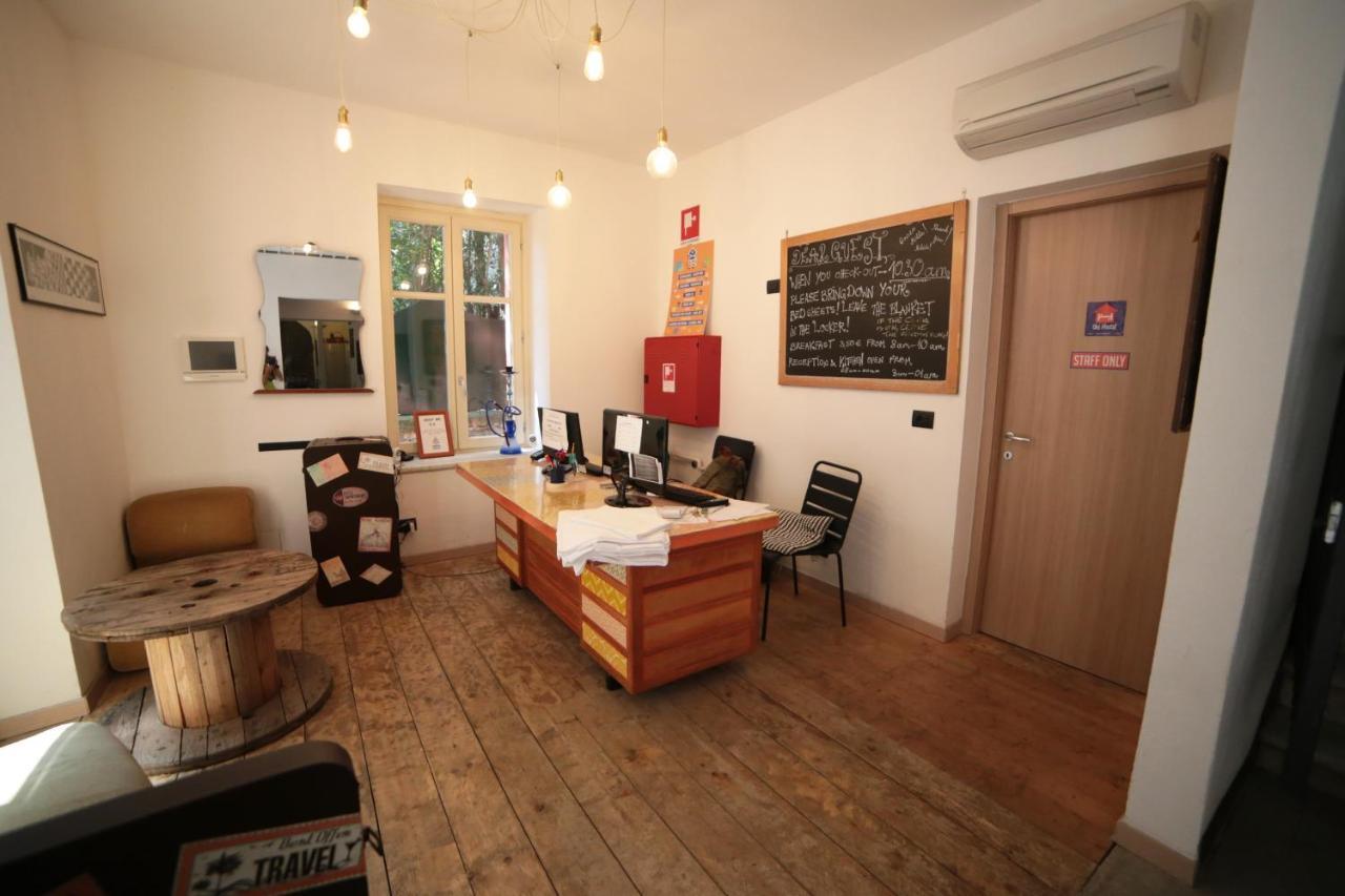 Castle Hostel Генуа Екстериор снимка